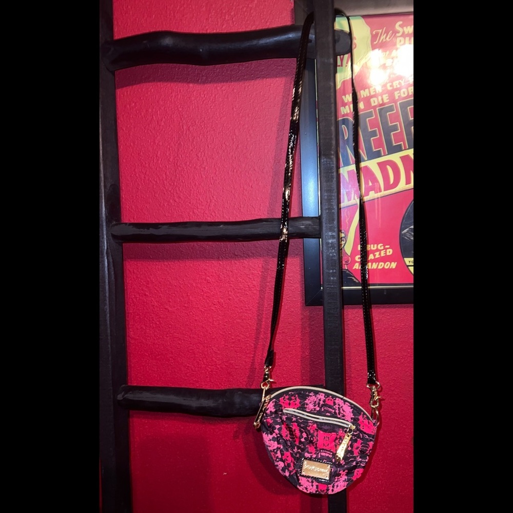 Betsey Johnson crossbody Hot Pink & Black with skulls